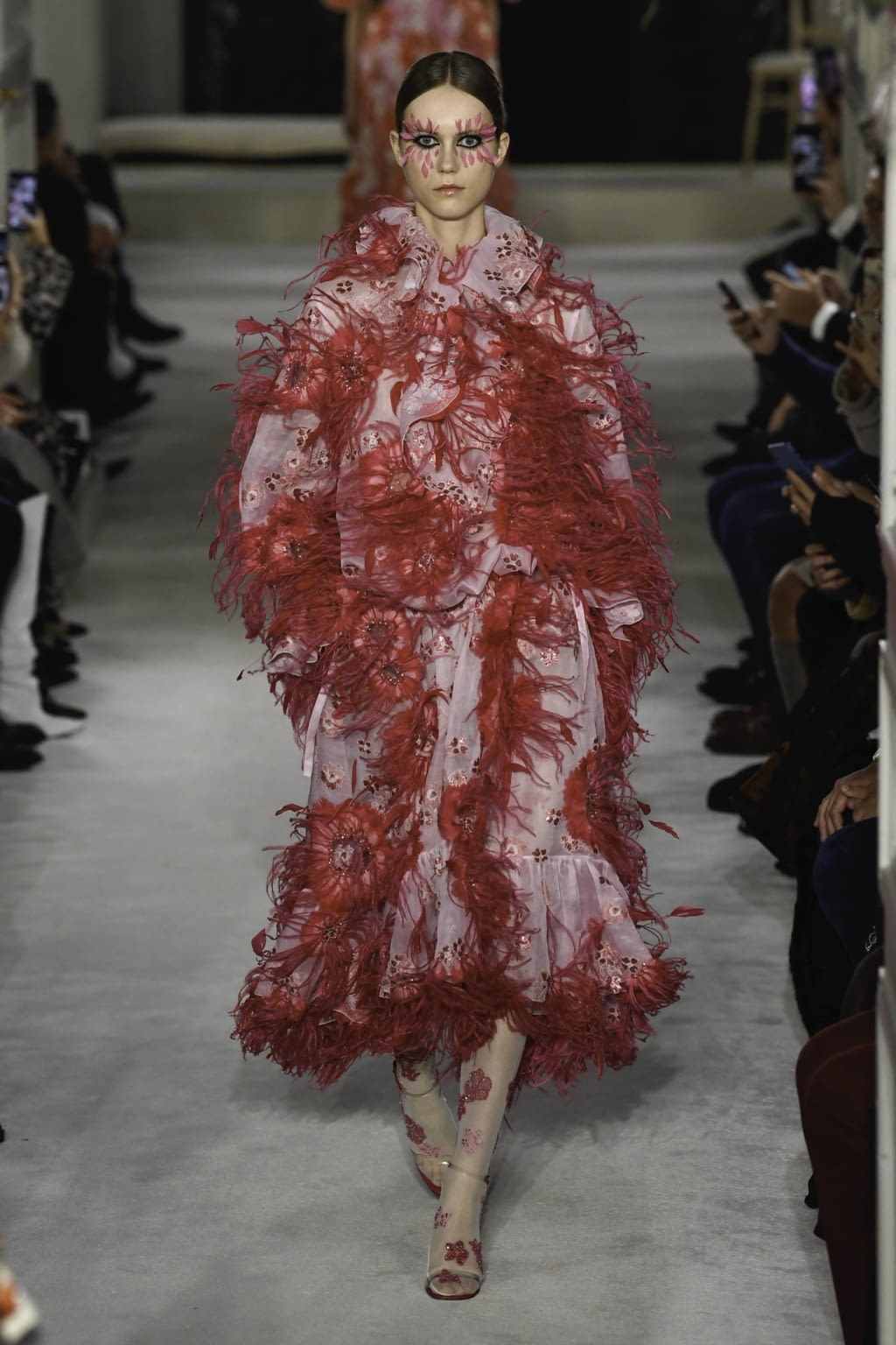 Fashion Week Paris Spring/Summer 2019 look 32 from the Valentino collection couture