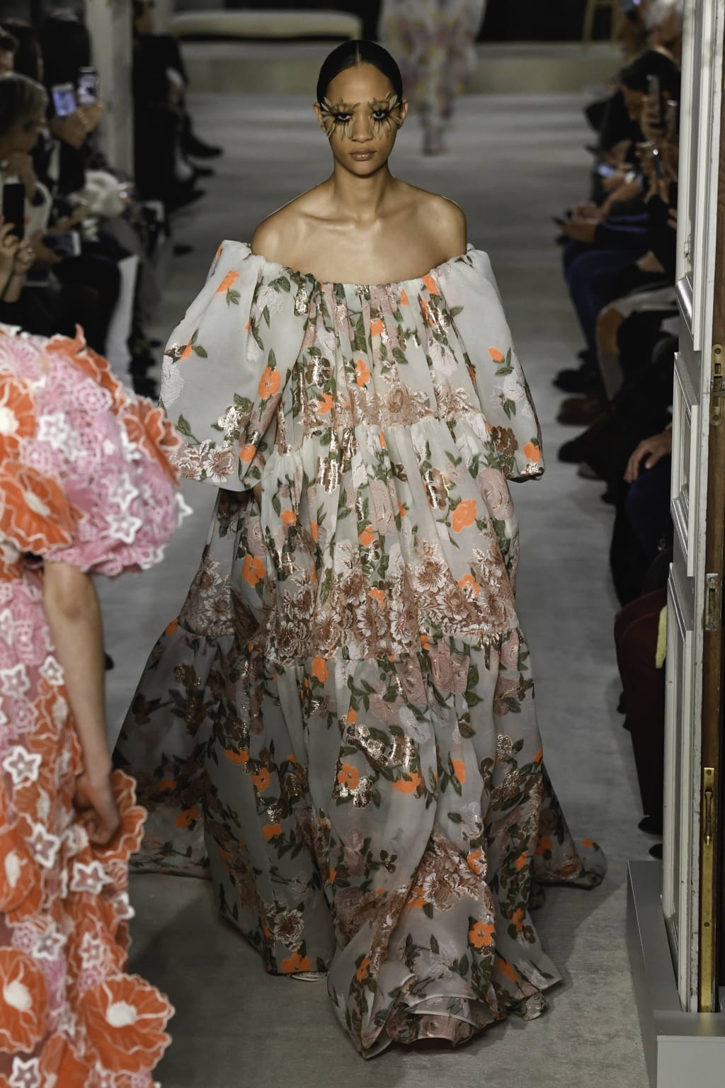 Fashion Week Paris Spring/Summer 2019 look 34 from the Valentino collection 高级定制