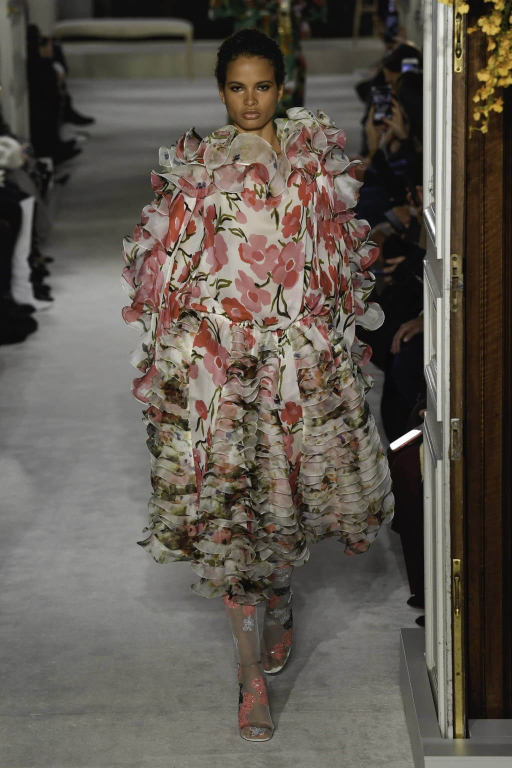 Fashion Week Paris Spring/Summer 2019 look 36 from the Valentino collection 高级定制