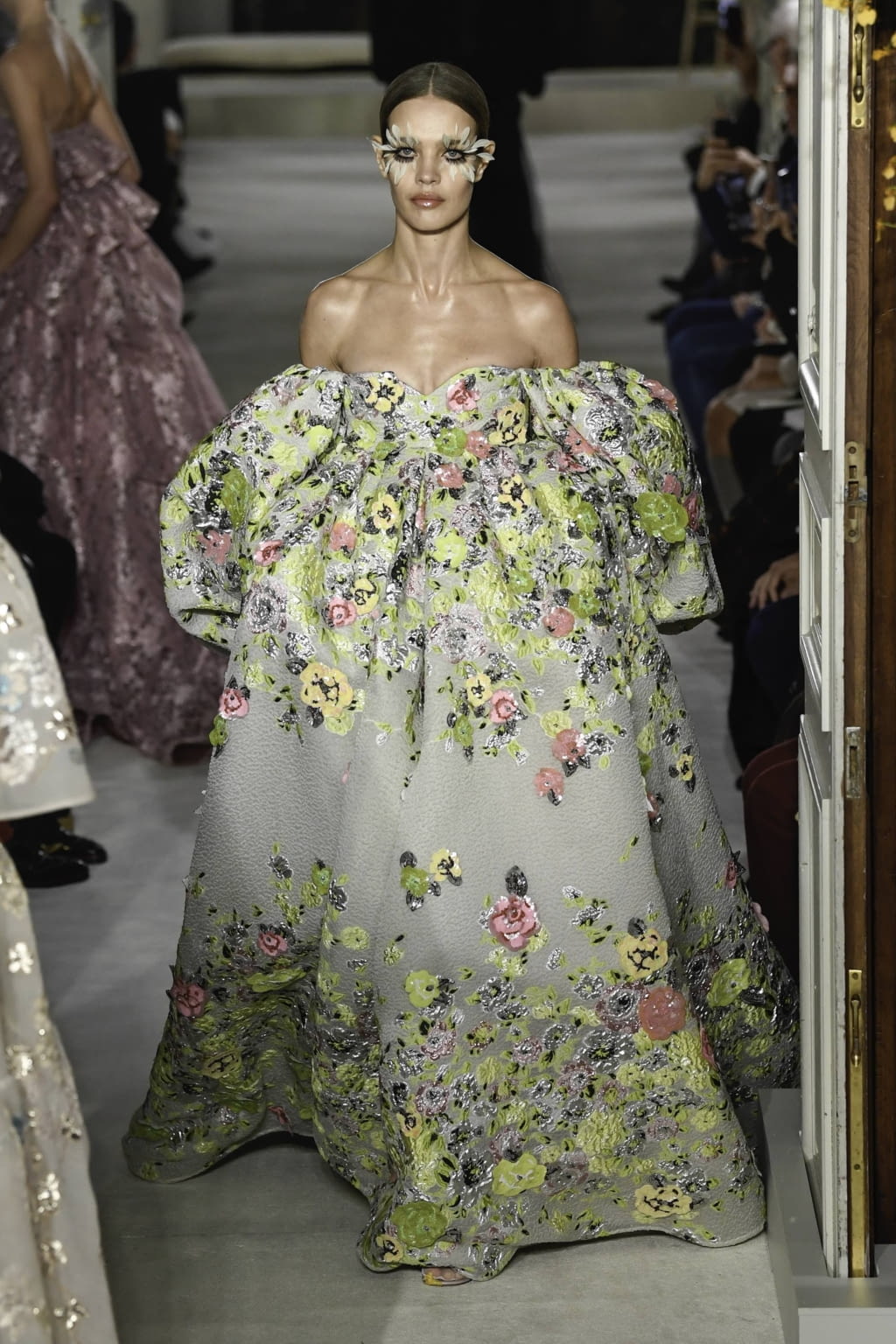 Fashion Week Paris Spring/Summer 2019 look 47 from the Valentino collection 高级定制