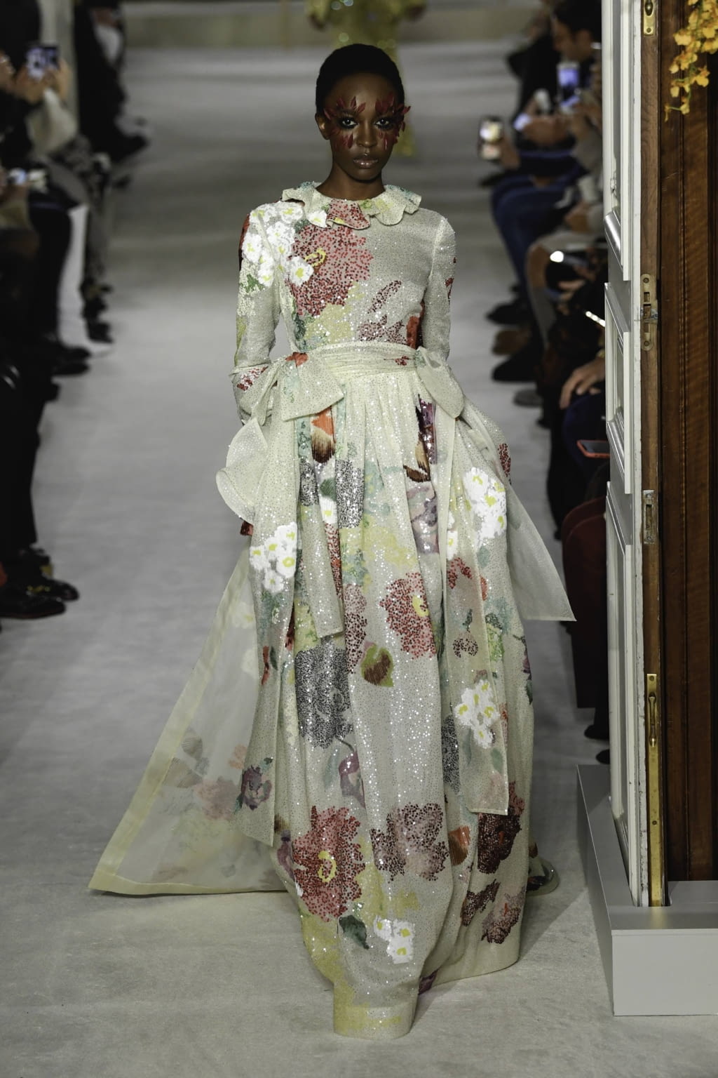 Fashion Week Paris Spring/Summer 2019 look 53 from the Valentino collection couture
