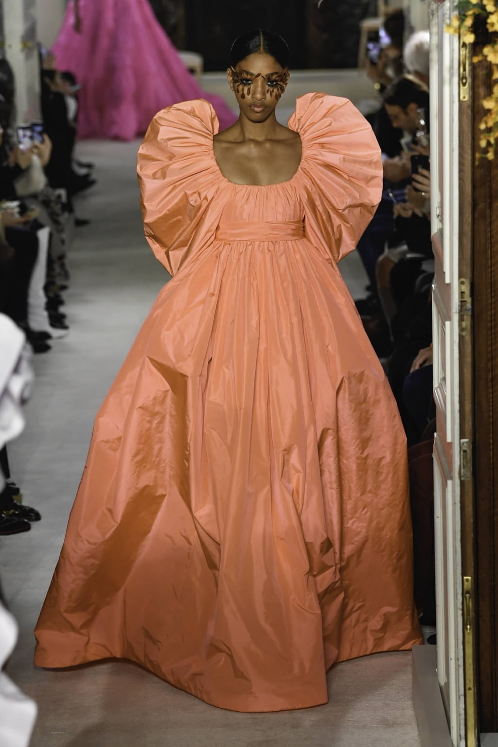 Fashion Week Paris Spring/Summer 2019 look 59 from the Valentino collection couture