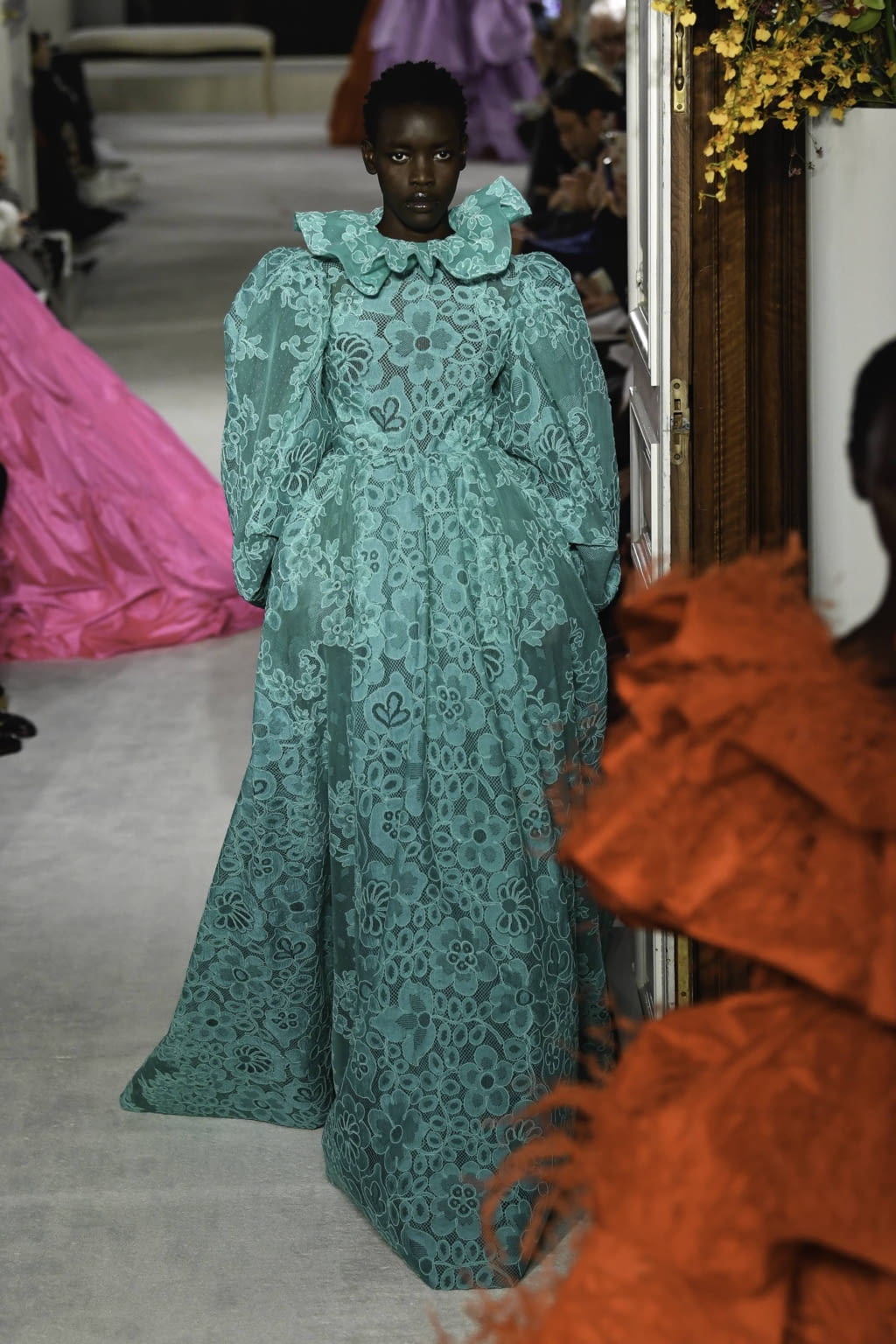 Fashion Week Paris Spring/Summer 2019 look 62 from the Valentino collection couture