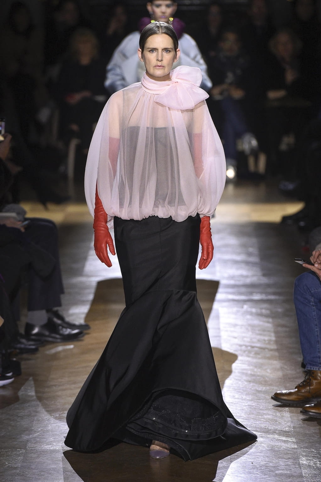 Fashion Week Paris Spring/Summer 2020 look 1 from the Valentino collection couture