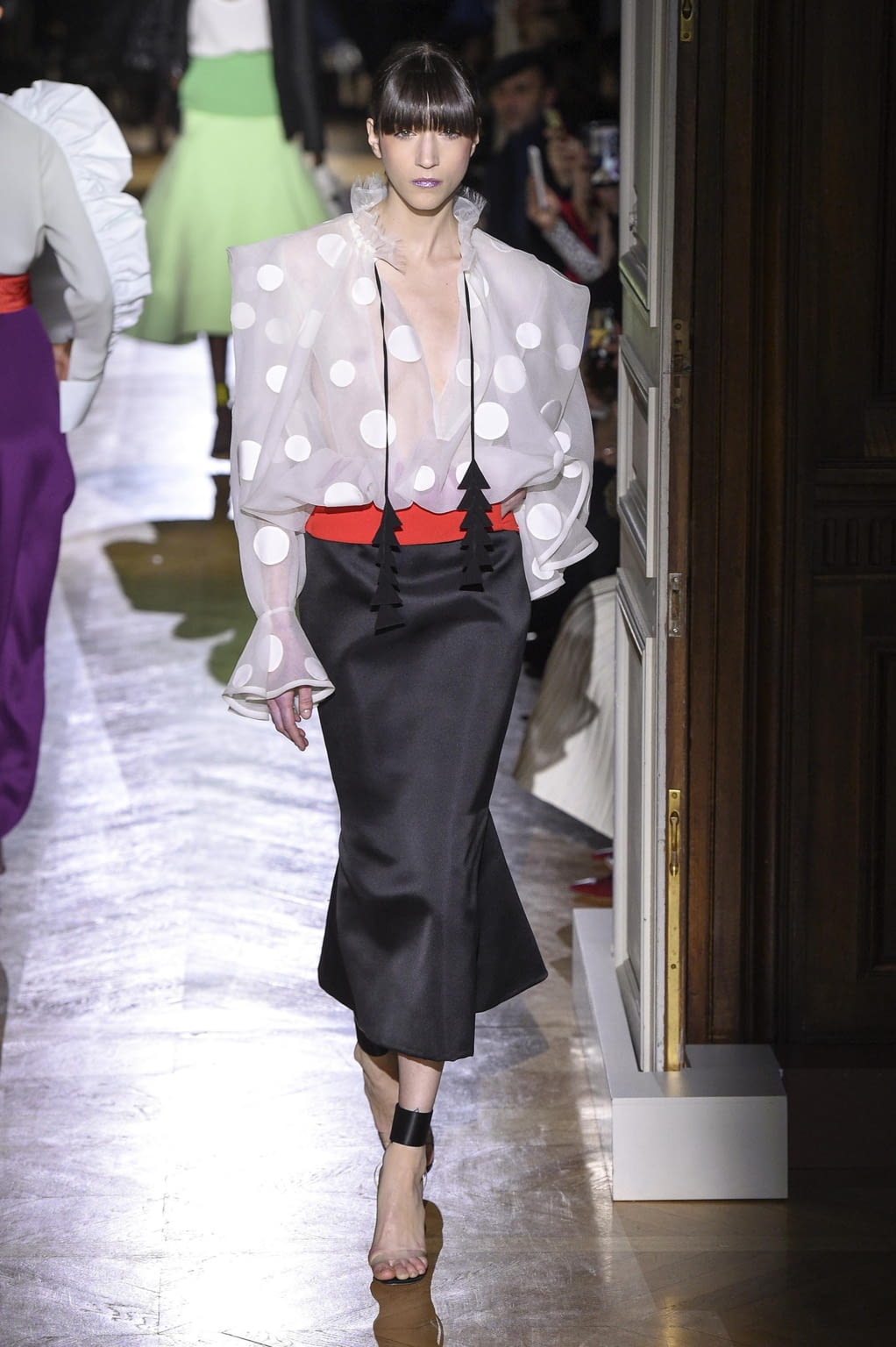 Fashion Week Paris Spring/Summer 2020 look 6 de la collection Valentino couture