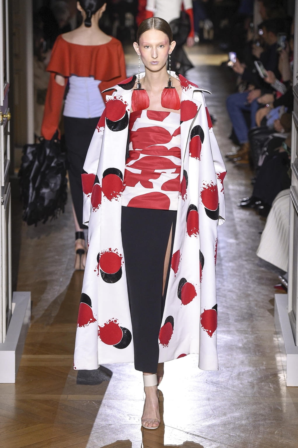 Fashion Week Paris Spring/Summer 2020 look 19 from the Valentino collection 高级定制