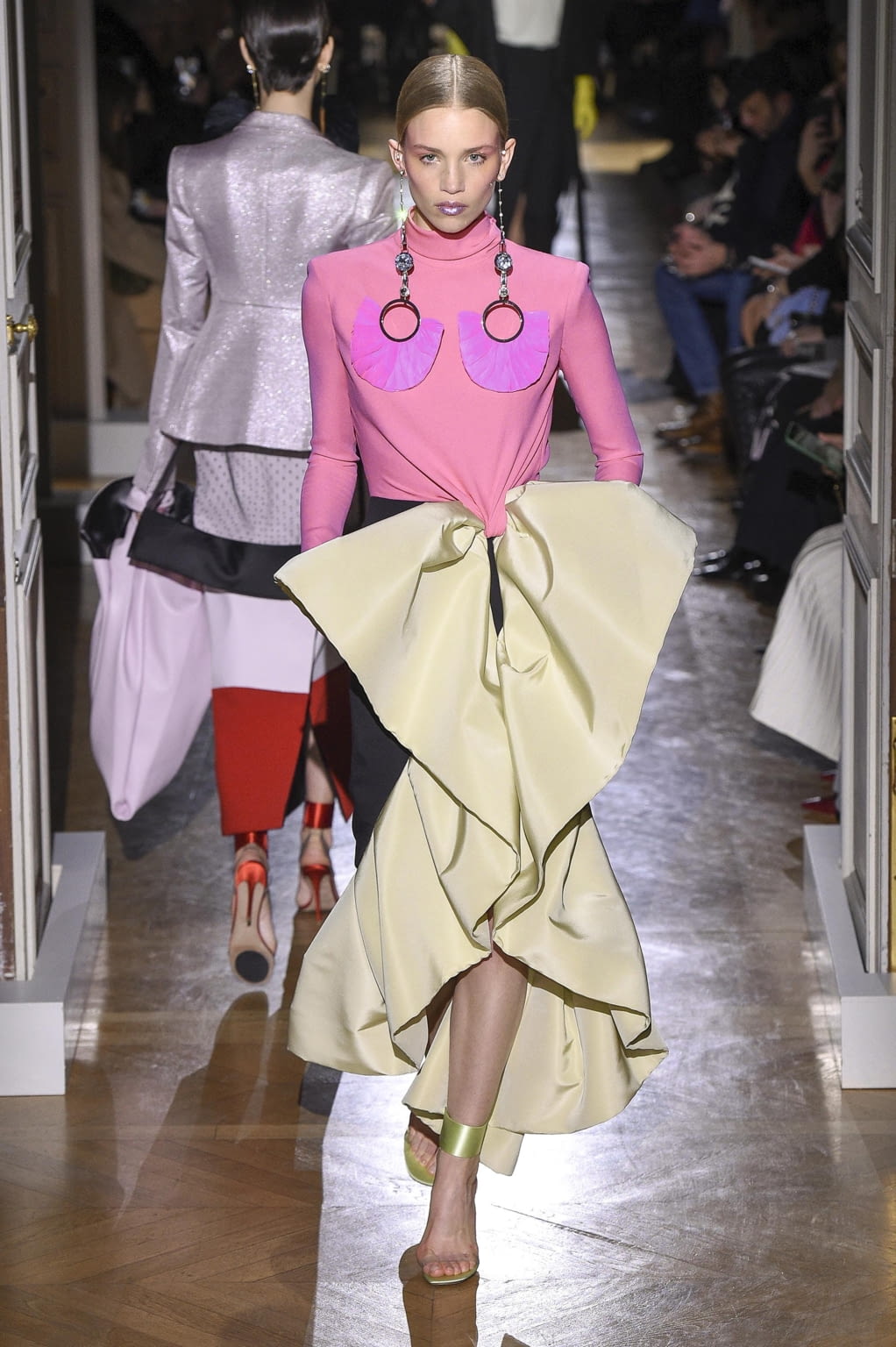 Fashion Week Paris Spring/Summer 2020 look 23 de la collection Valentino couture