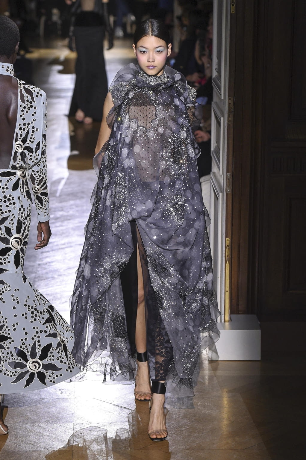 Fashion Week Paris Spring/Summer 2020 look 37 de la collection Valentino couture