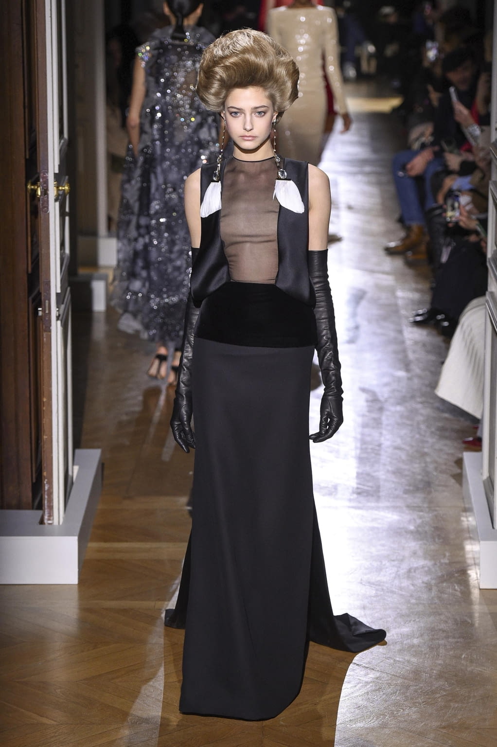 Fashion Week Paris Spring/Summer 2020 look 38 de la collection Valentino couture