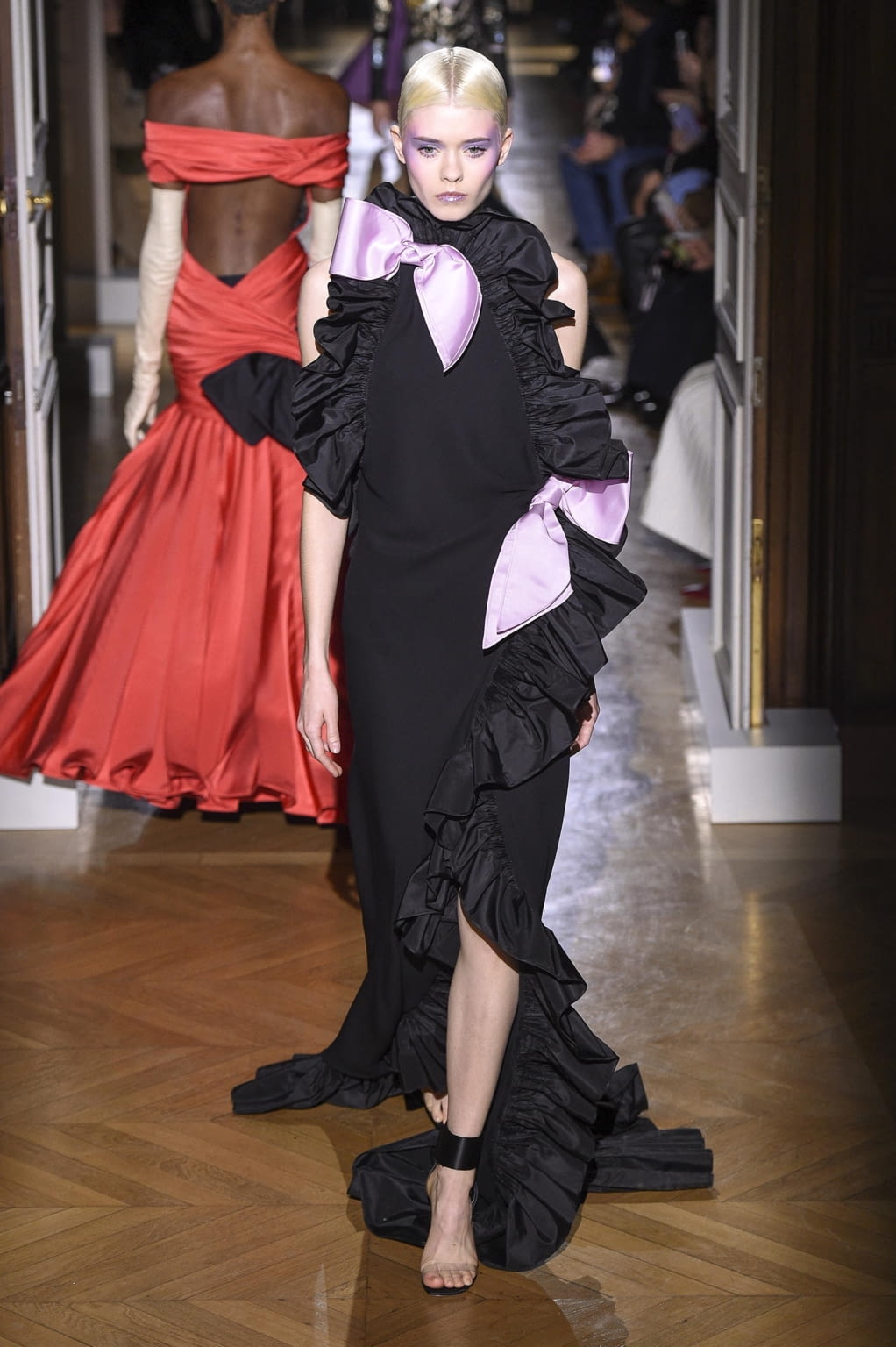 Fashion Week Paris Spring/Summer 2020 look 43 de la collection Valentino couture