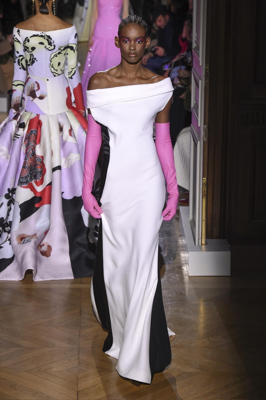 Fashion Week Paris Spring/Summer 2020 look 59 de la collection Valentino couture