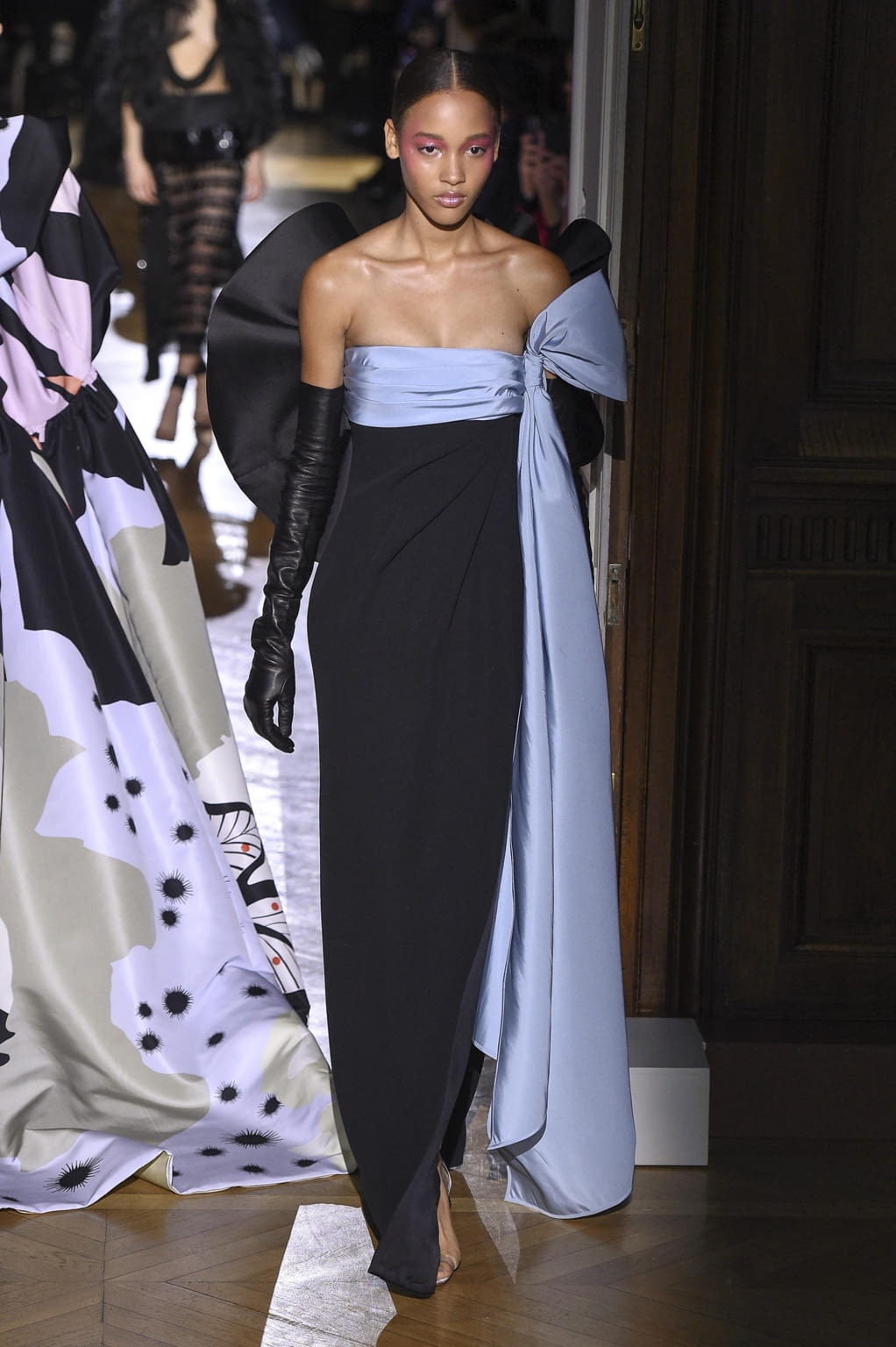 Fashion Week Paris Spring/Summer 2020 look 62 from the Valentino collection 高级定制