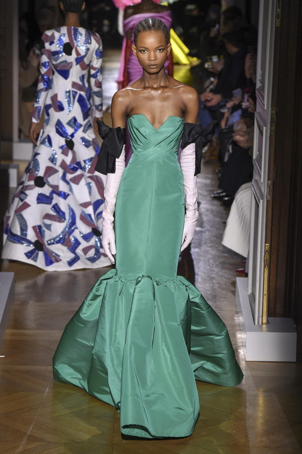 Fashion Week Paris Spring/Summer 2020 look 68 de la collection Valentino couture