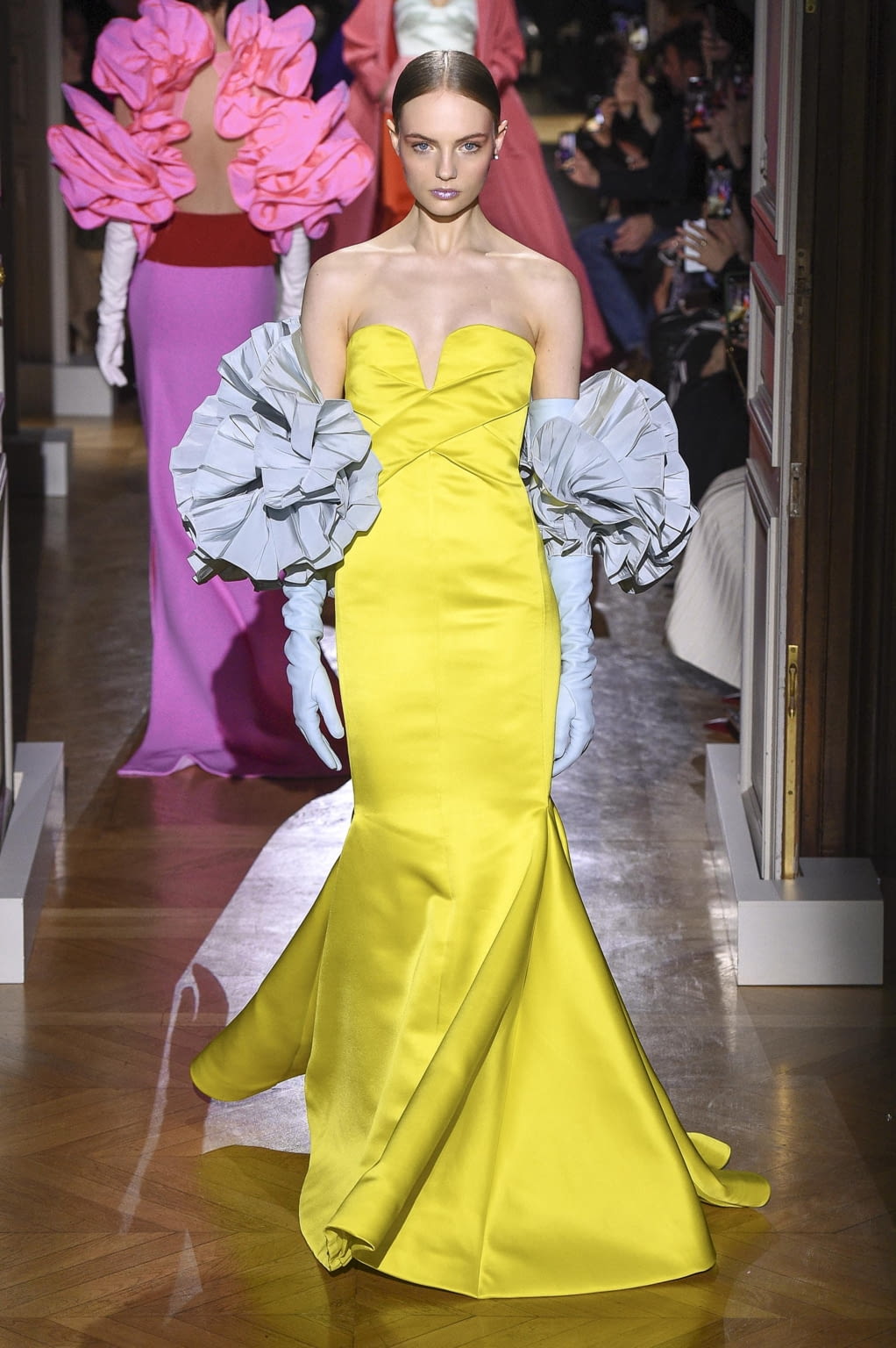 Fashion Week Paris Spring/Summer 2020 look 71 from the Valentino collection couture