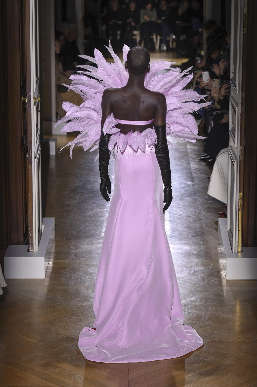 Fashion Week Paris Spring/Summer 2020 look 75 de la collection Valentino couture