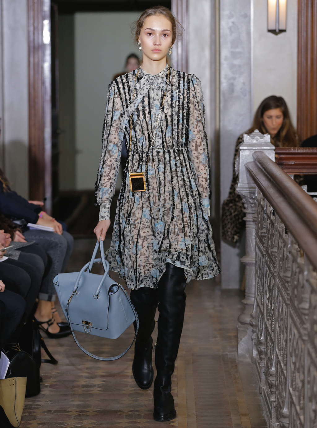 Fashion Week Paris Pre-Fall 2017 look 1 from the Valentino collection womenswear