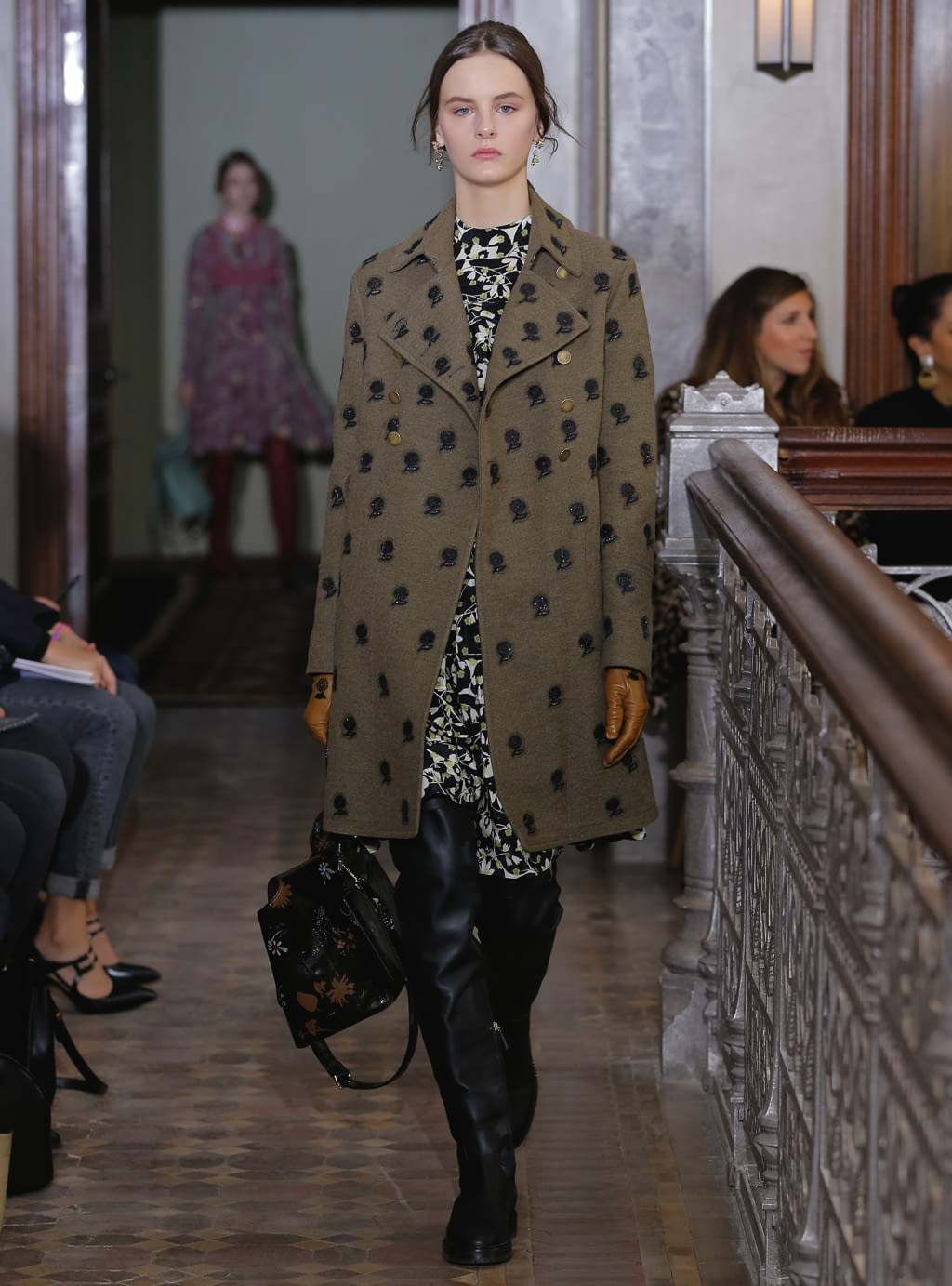 Fashion Week Paris Pre-Fall 2017 look 7 from the Valentino collection womenswear