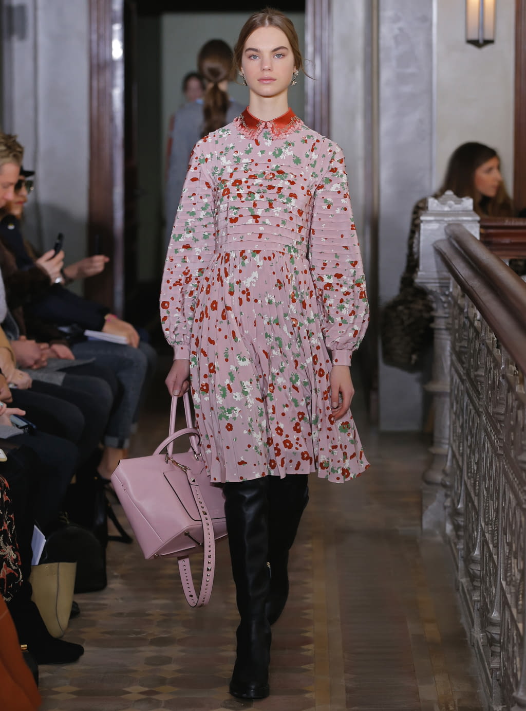 Fashion Week Paris Pre-Fall 2017 look 21 from the Valentino collection womenswear