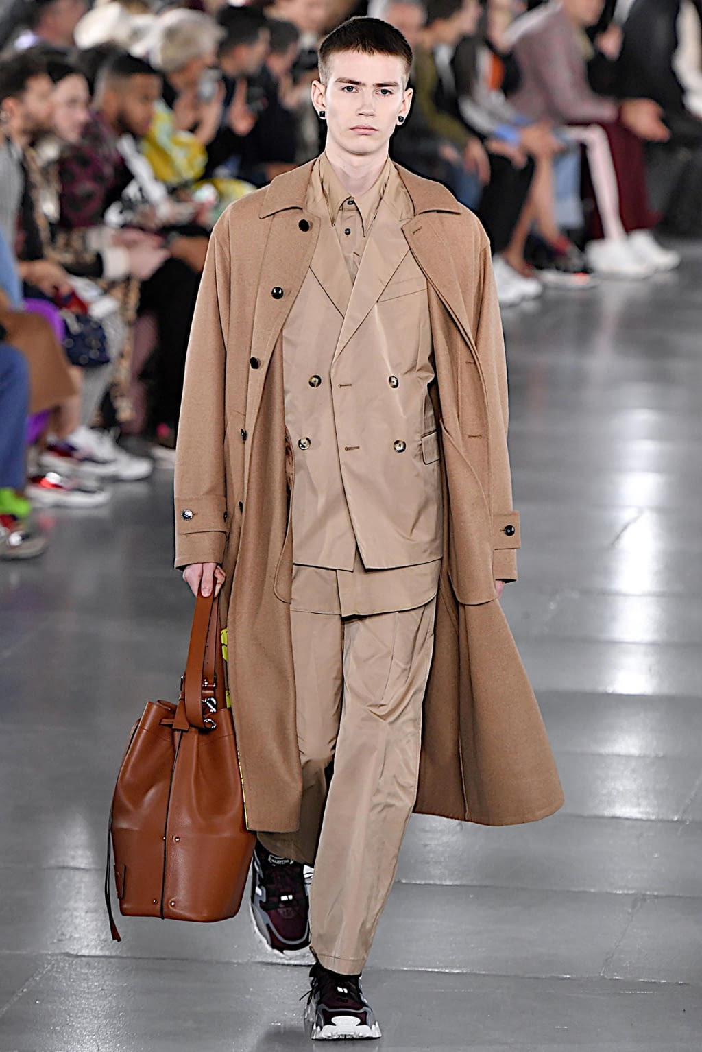 Fashion Week Paris Fall/Winter 2019 look 11 from the Valentino collection 男装