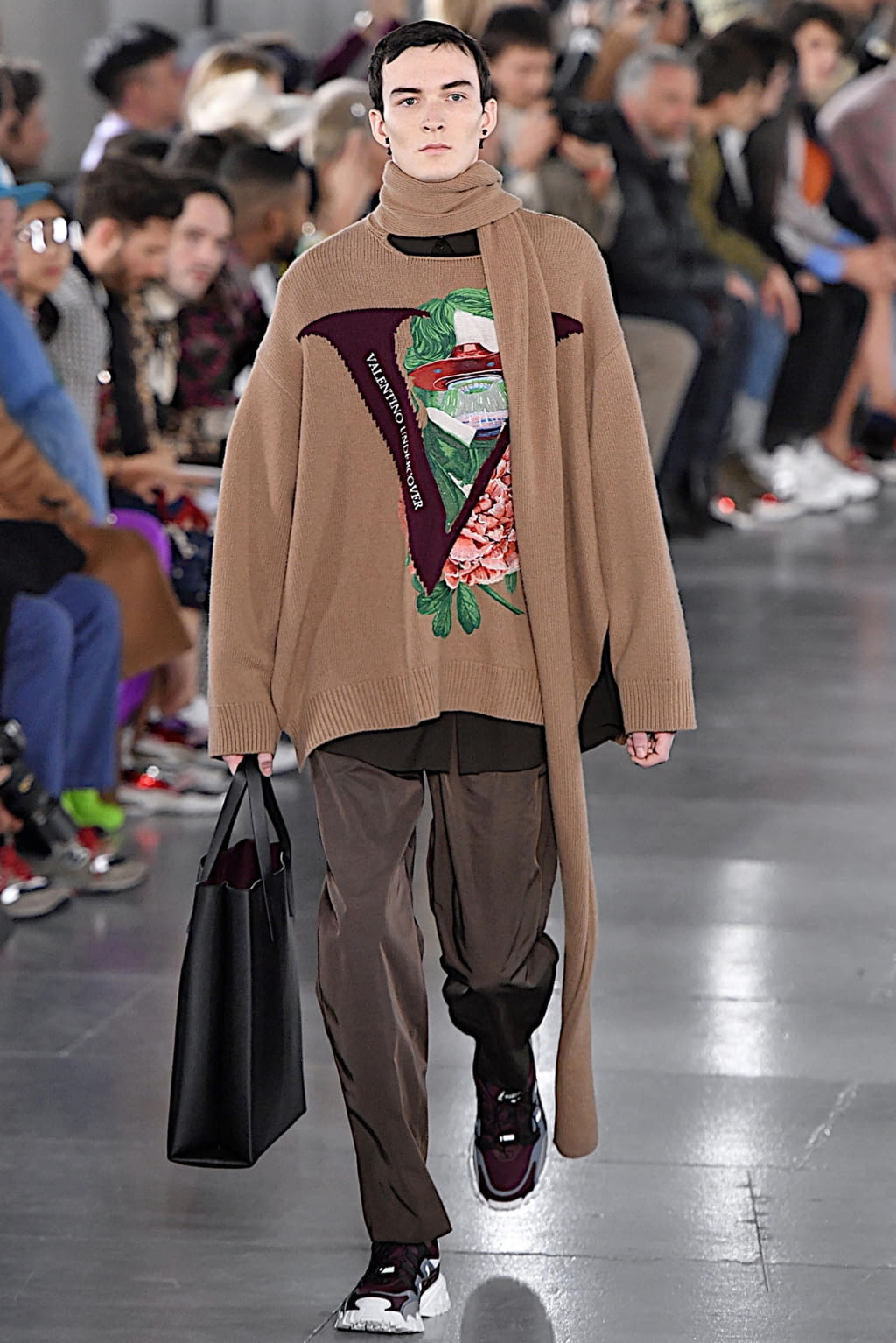 Fashion Week Paris Fall/Winter 2019 look 12 from the Valentino collection 男装
