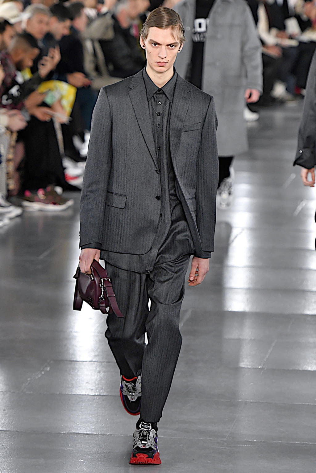 Fashion Week Paris Fall/Winter 2019 look 22 from the Valentino collection menswear