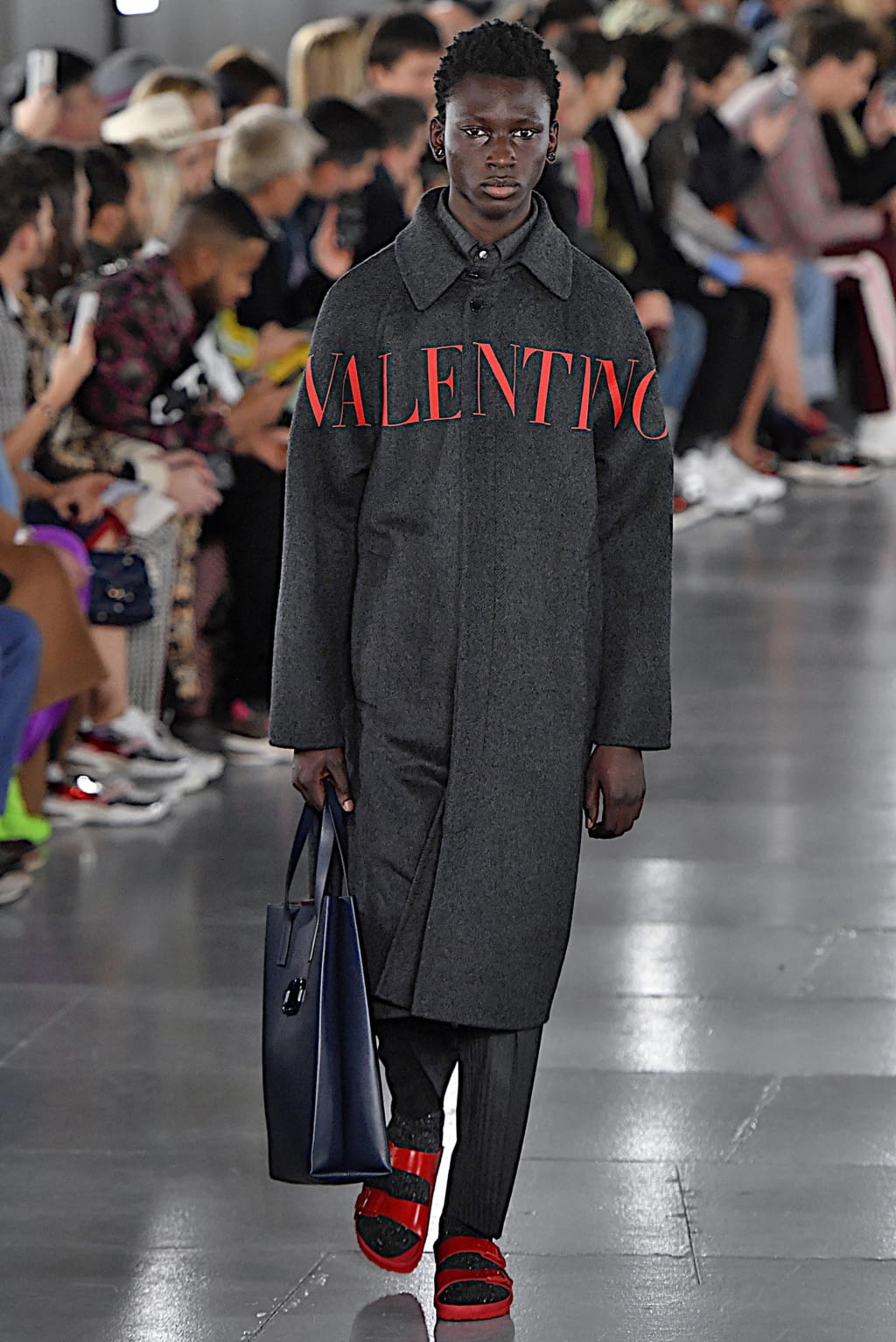 Fashion Week Paris Fall/Winter 2019 look 23 de la collection Valentino menswear