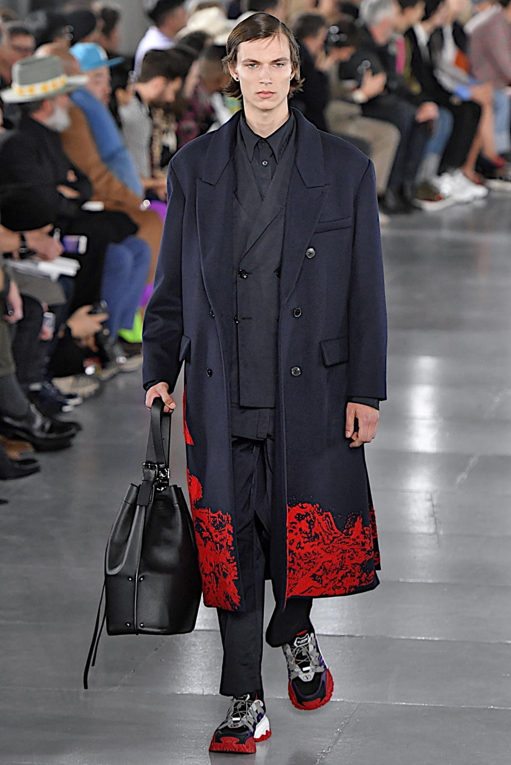 Fashion Week Paris Fall/Winter 2019 look 28 from the Valentino collection 男装