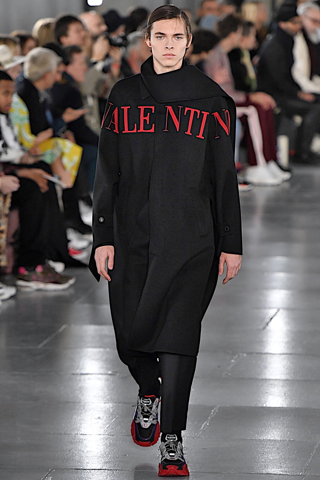 Fashion Week Paris Fall/Winter 2019 look 49 from the Valentino collection 男装