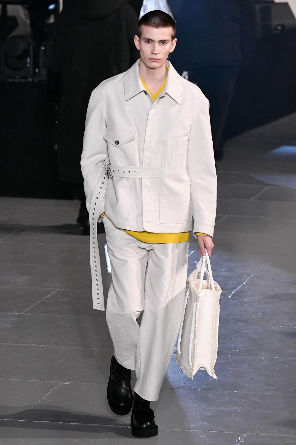 Fashion Week Paris Fall/Winter 2020 look 46 from the Valentino collection 男装