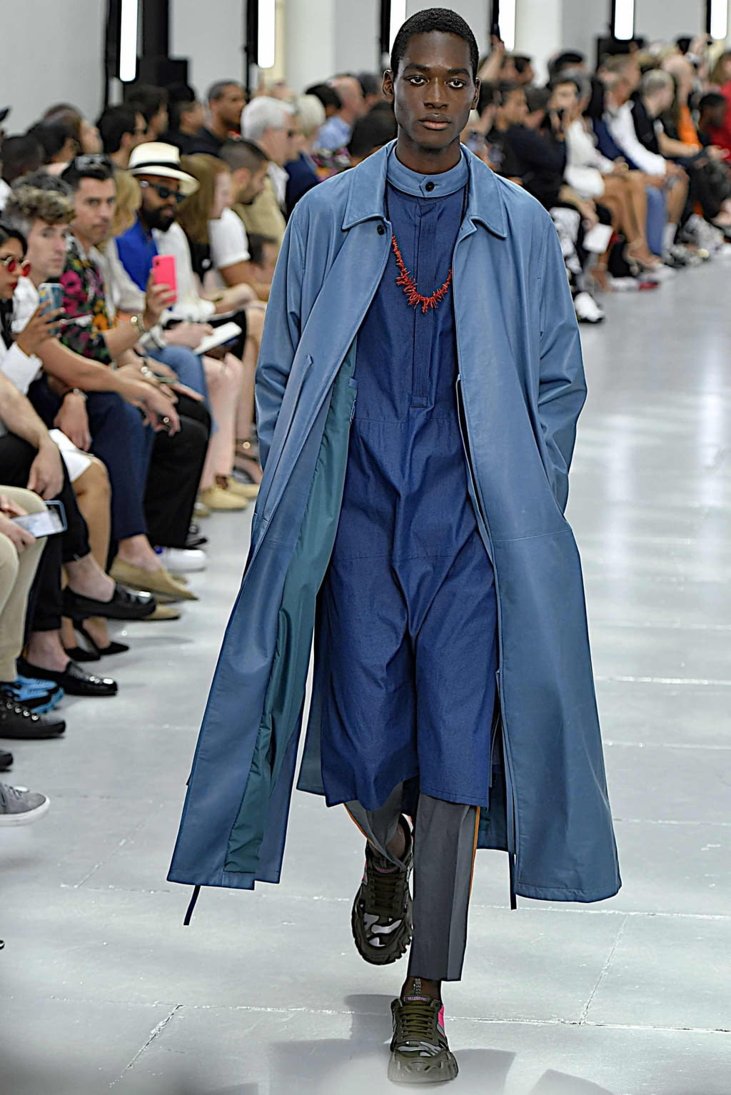 Fashion Week Paris Spring/Summer 2020 look 13 from the Valentino collection menswear