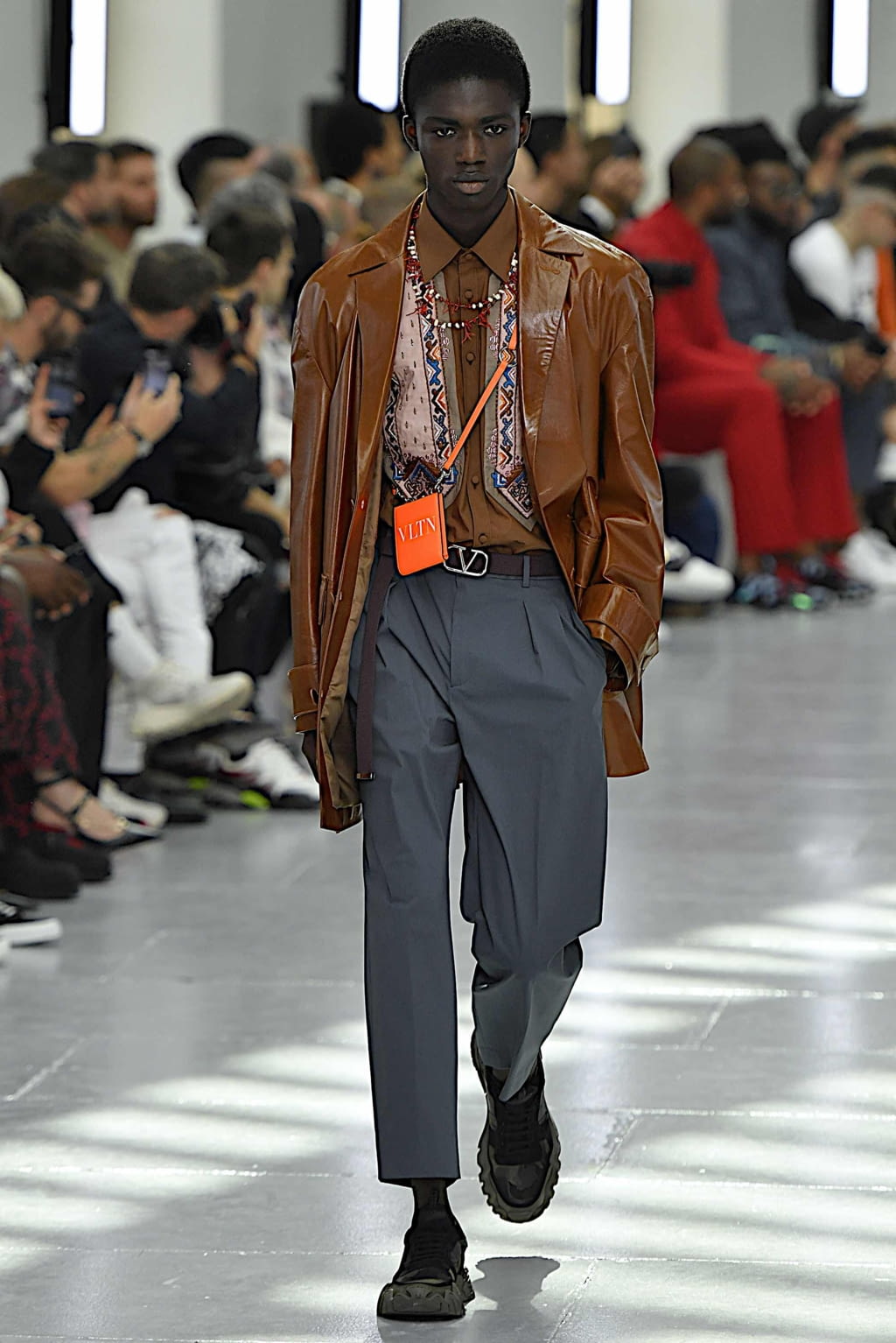 Fashion Week Paris Spring/Summer 2020 look 25 from the Valentino collection 男装
