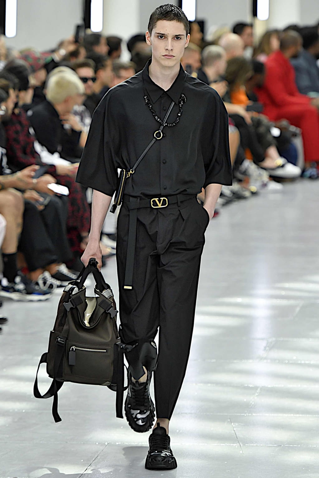 Fashion Week Paris Spring/Summer 2020 look 39 from the Valentino collection 男装