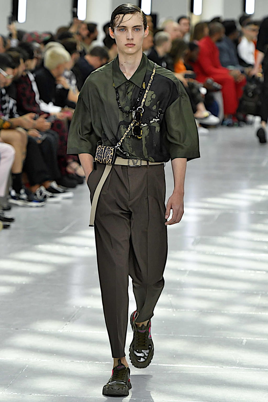 Fashion Week Paris Spring/Summer 2020 look 38 from the Valentino collection menswear