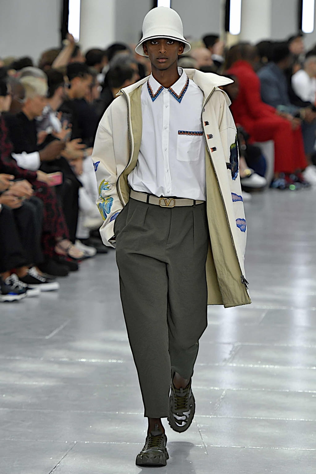 Fashion Week Paris Spring/Summer 2020 look 20 from the Valentino collection 男装
