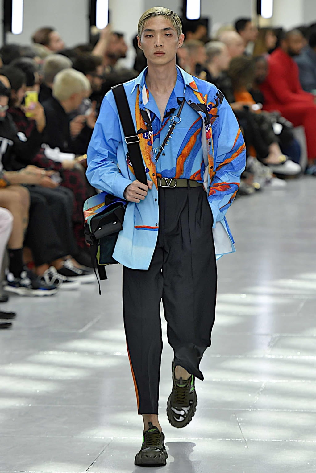 Fashion Week Paris Spring/Summer 2020 look 46 from the Valentino collection 男装