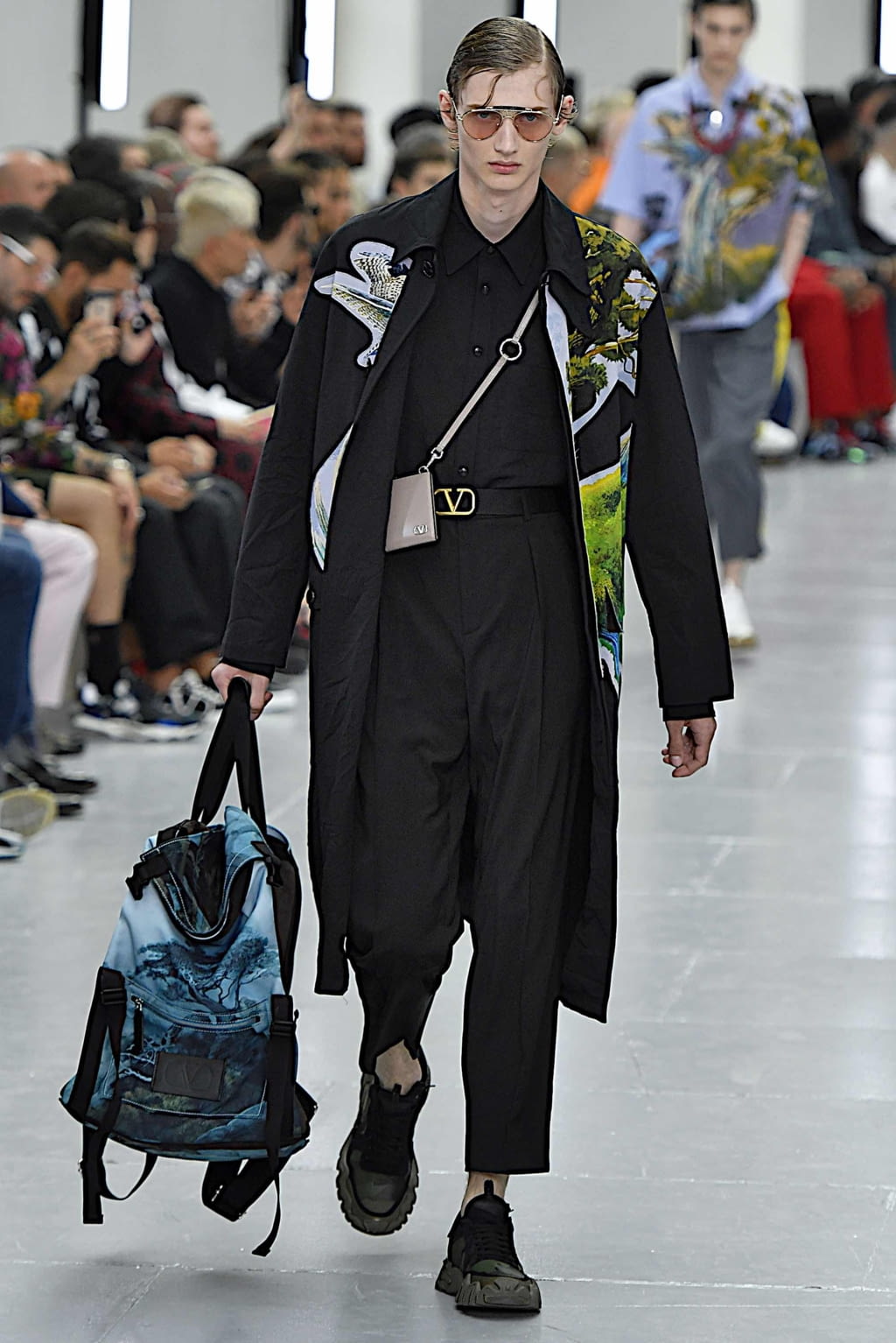 Fashion Week Paris Spring/Summer 2020 look 41 from the Valentino collection 男装