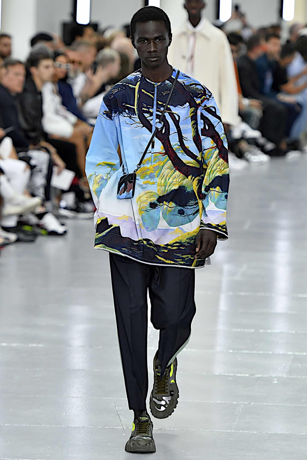 Fashion Week Paris Spring/Summer 2020 look 16 from the Valentino collection menswear