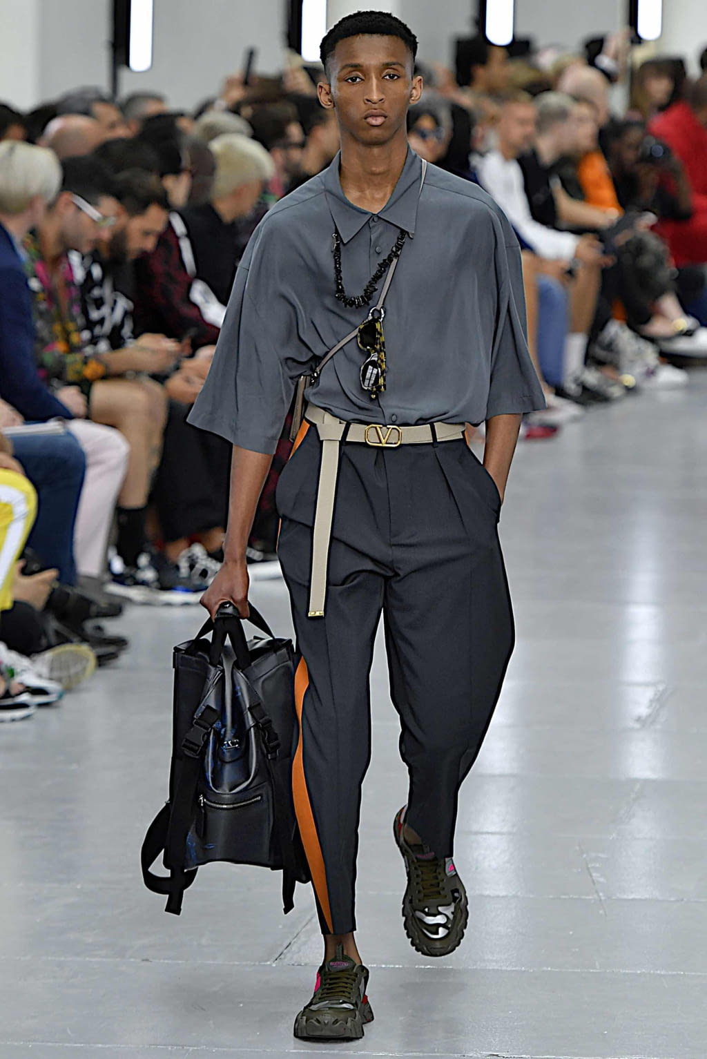 Fashion Week Paris Spring/Summer 2020 look 8 from the Valentino collection 男装