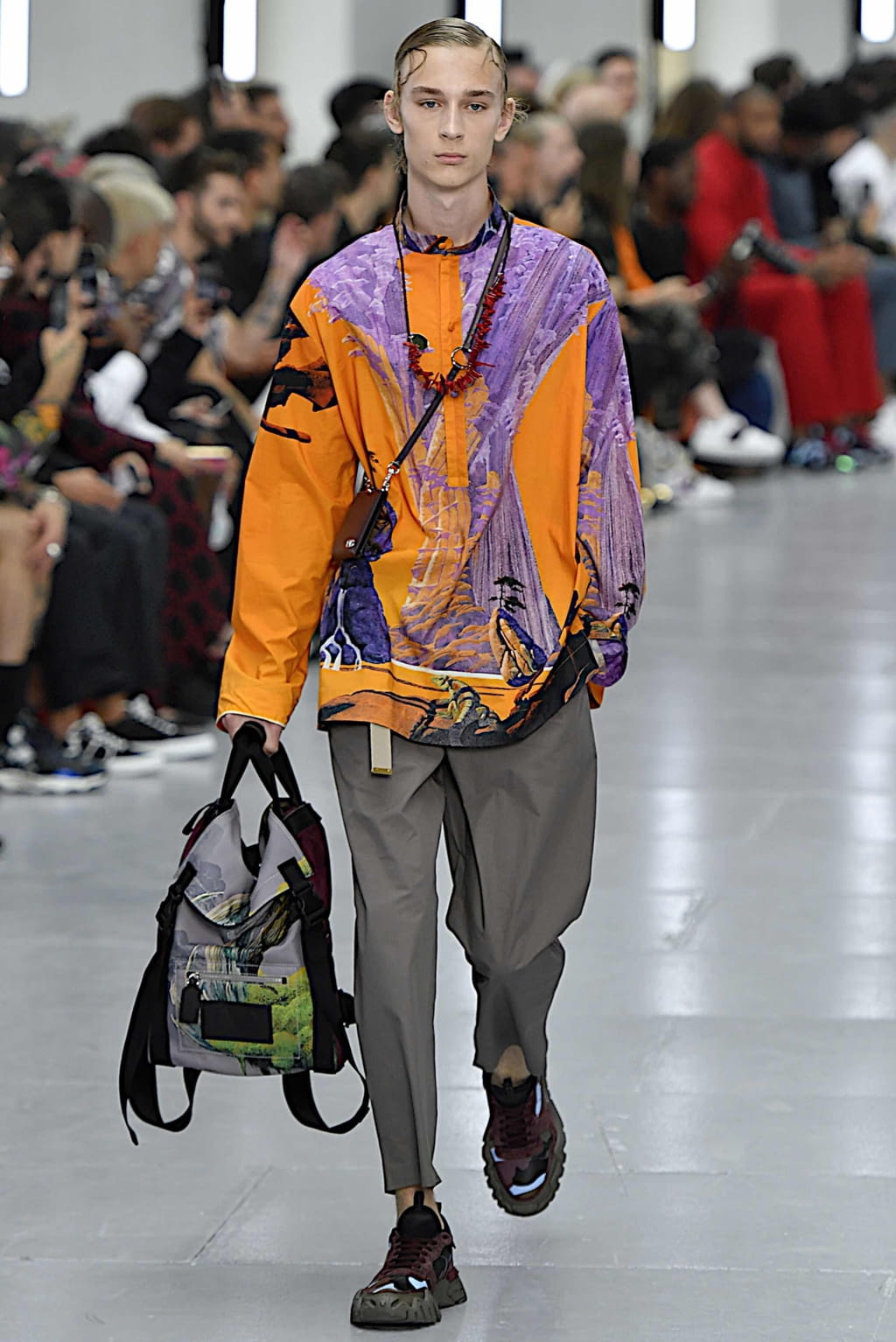 Fashion Week Paris Spring/Summer 2020 look 3 from the Valentino collection menswear