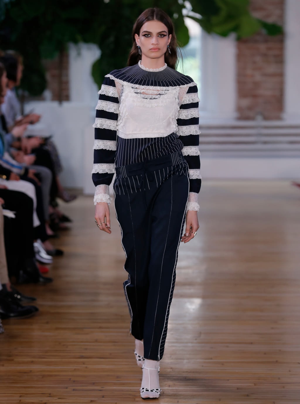 Fashion Week Paris Resort 2018 look 7 de la collection Valentino womenswear