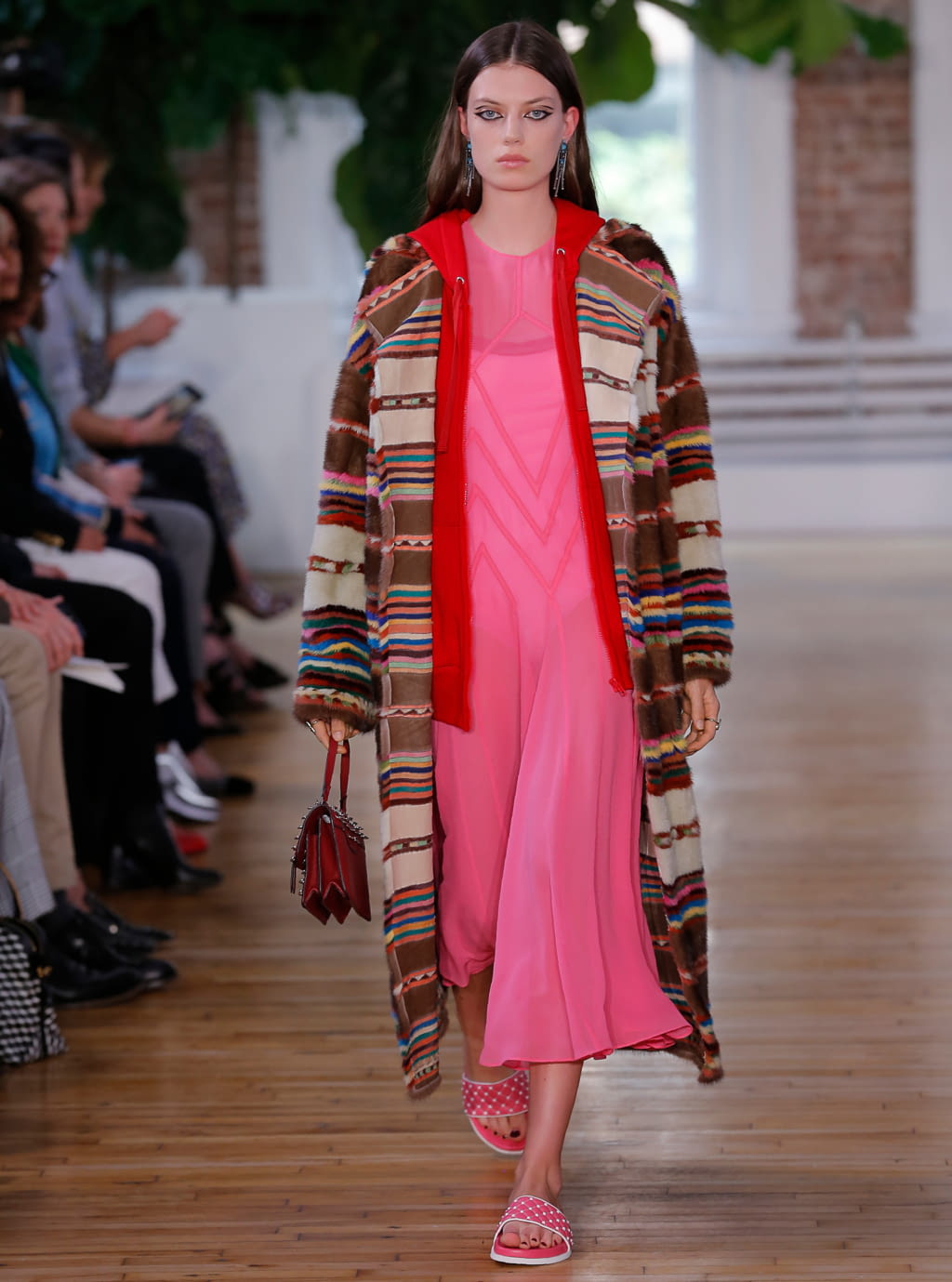 Fashion Week Paris Resort 2018 look 36 from the Valentino collection womenswear