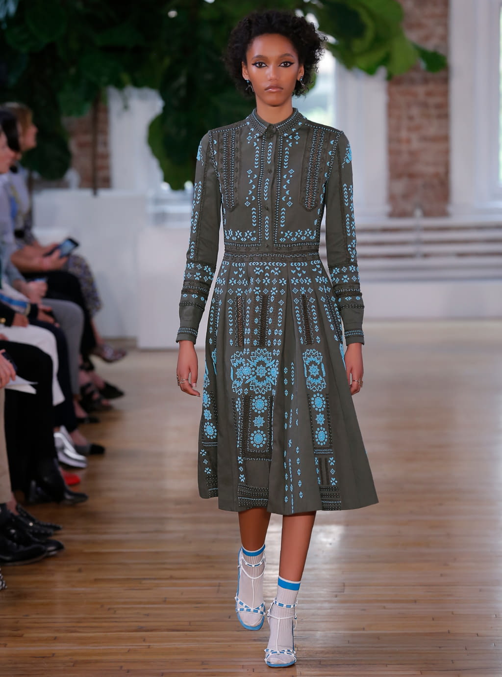 Fashion Week Paris Resort 2018 look 38 from the Valentino collection womenswear