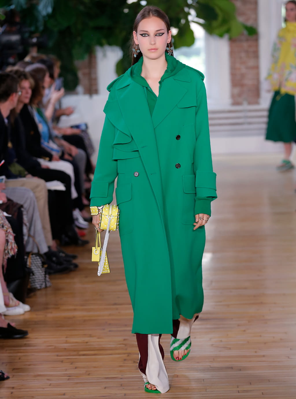 Fashion Week Paris Resort 2018 look 48 from the Valentino collection womenswear