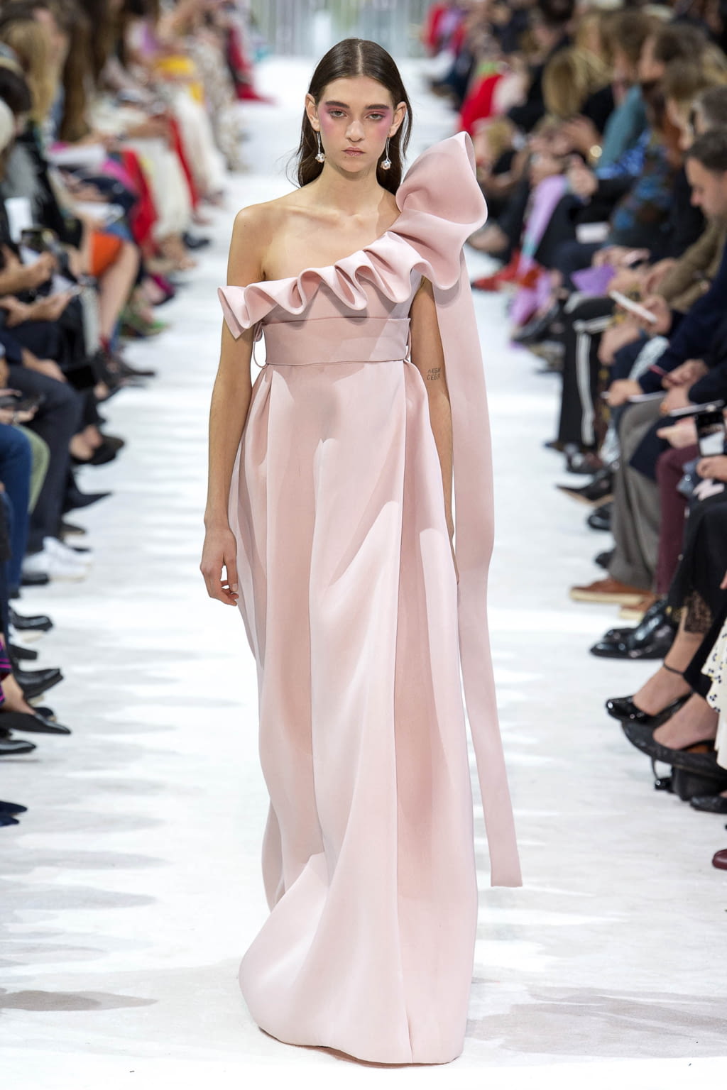 Fashion Week Paris Spring/Summer 2018 look 76 de la collection Valentino womenswear