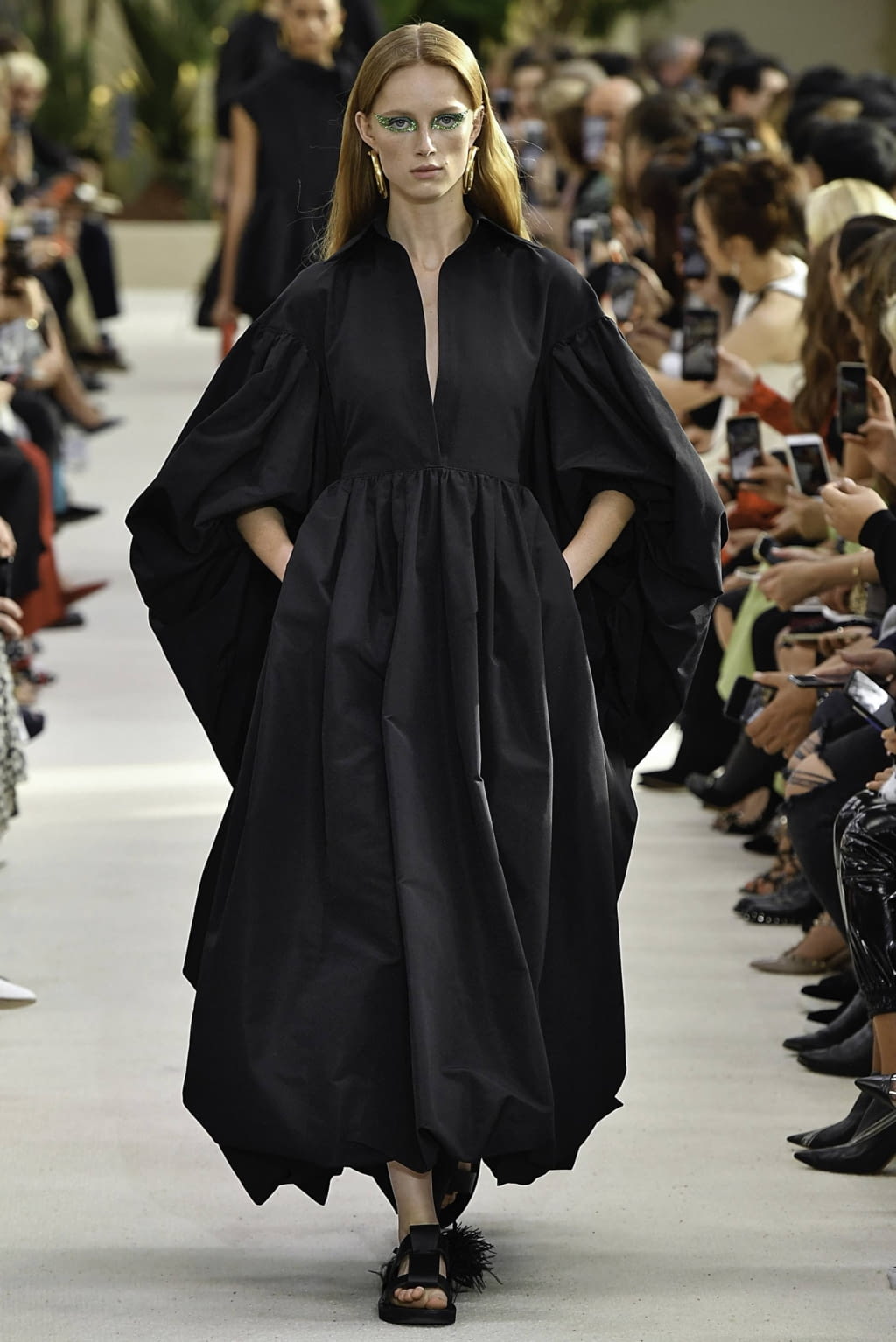 Fashion Week Paris Spring/Summer 2019 look 4 de la collection Valentino womenswear