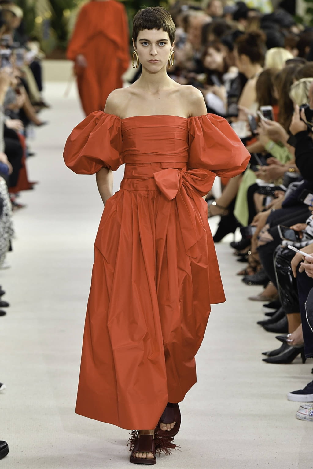 Fashion Week Paris Spring/Summer 2019 look 25 de la collection Valentino womenswear