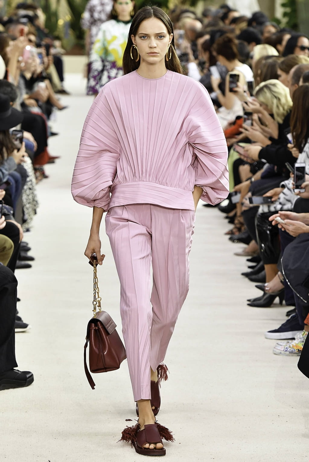 Fashion Week Paris Spring/Summer 2019 look 33 de la collection Valentino womenswear
