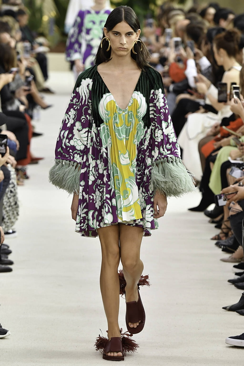 Fashion Week Paris Spring/Summer 2019 look 41 from the Valentino collection 女装