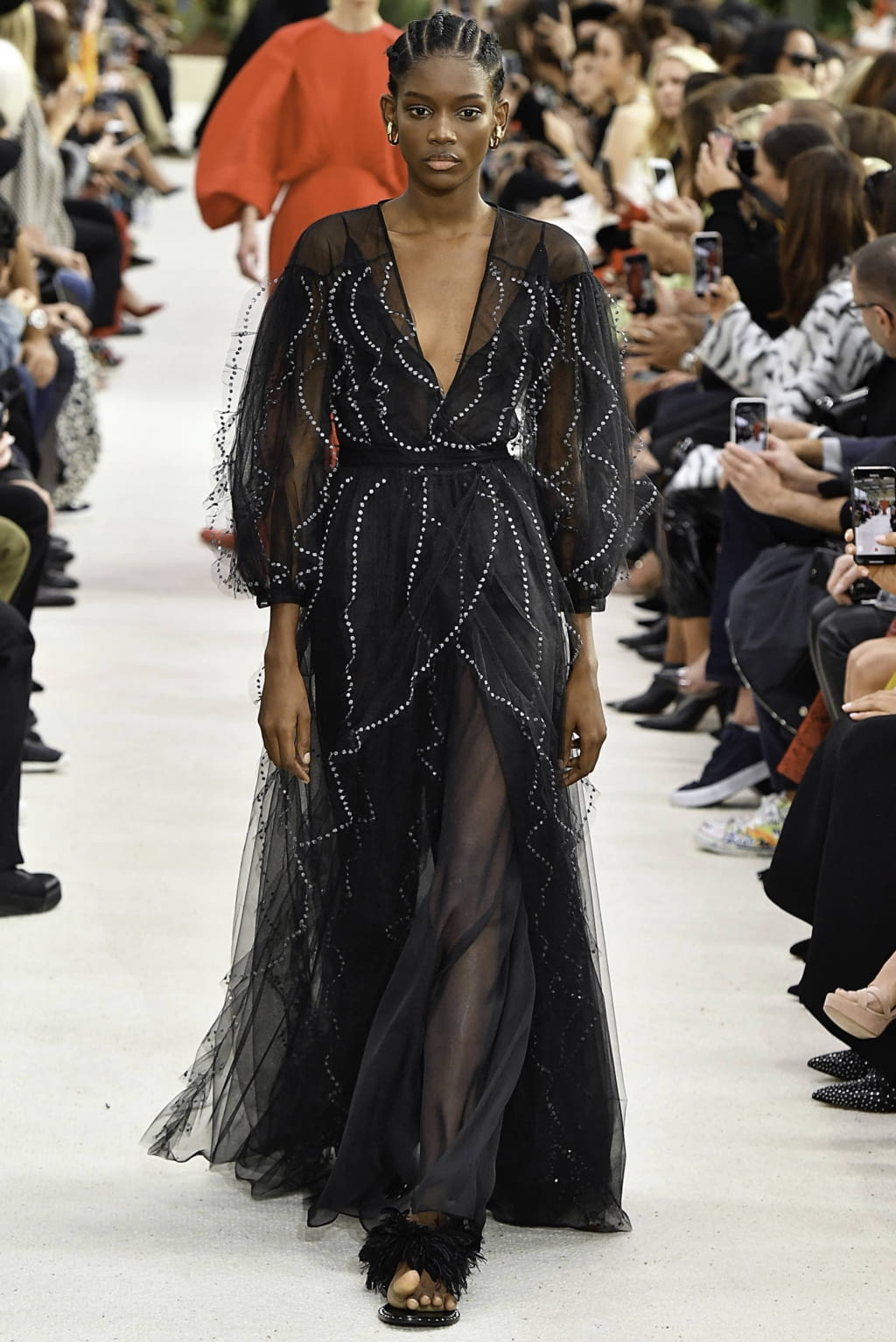 Fashion Week Paris Spring/Summer 2019 look 60 from the Valentino collection womenswear