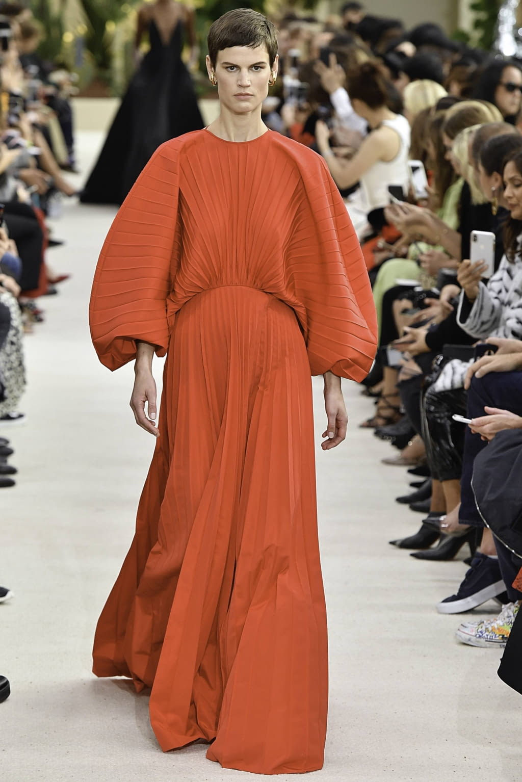 Fashion Week Paris Spring/Summer 2019 look 61 from the Valentino collection womenswear